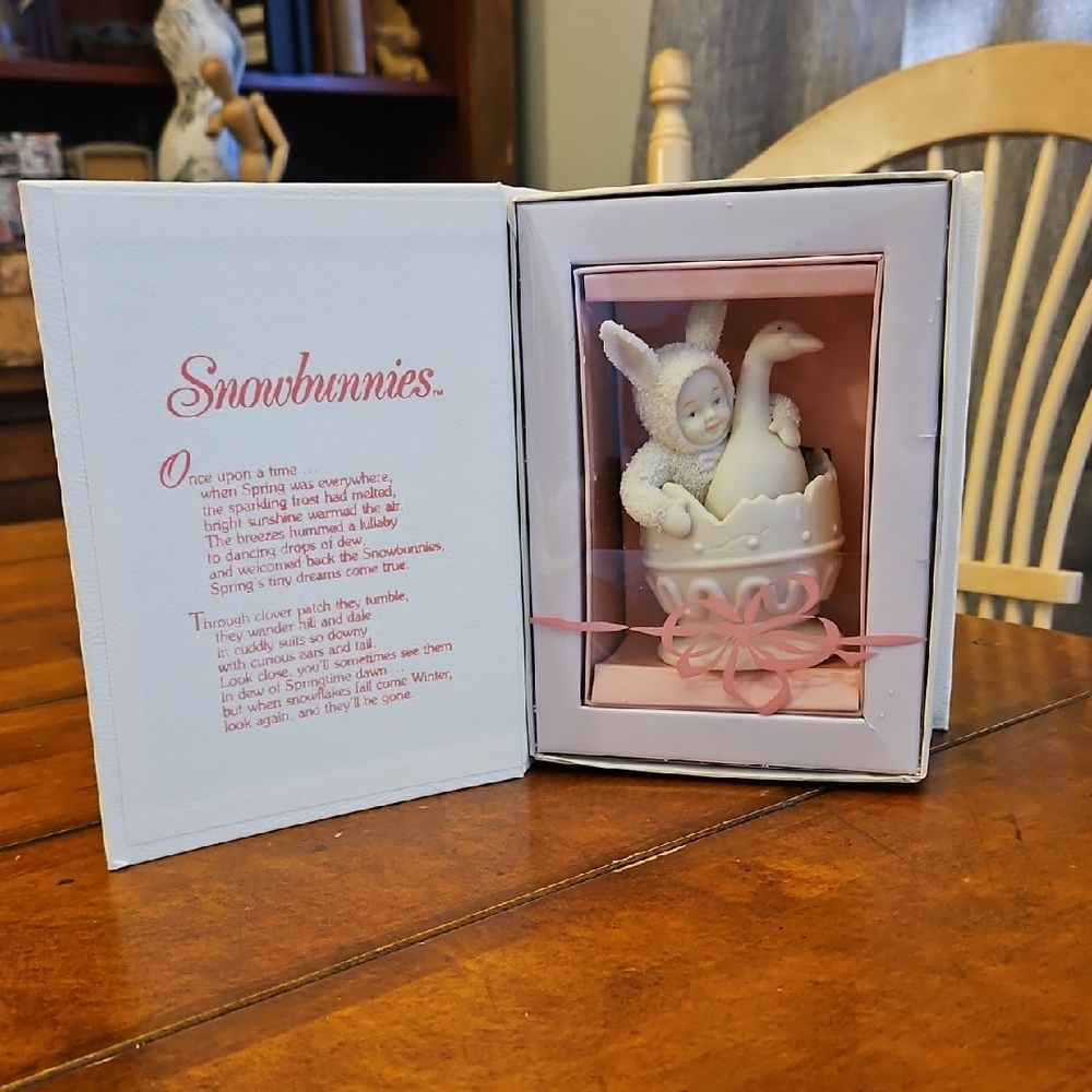 DEPT 56 | SPRINGTIME STORIES OF THE SNOWBUNNIES | FIGURINE